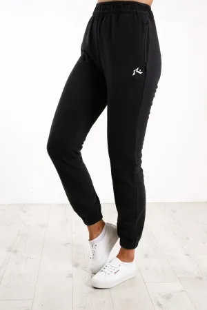 Essentials Trackpant Black