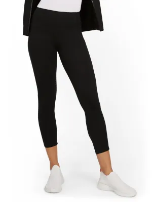 High-Waisted Side-Pocket Capri Legging