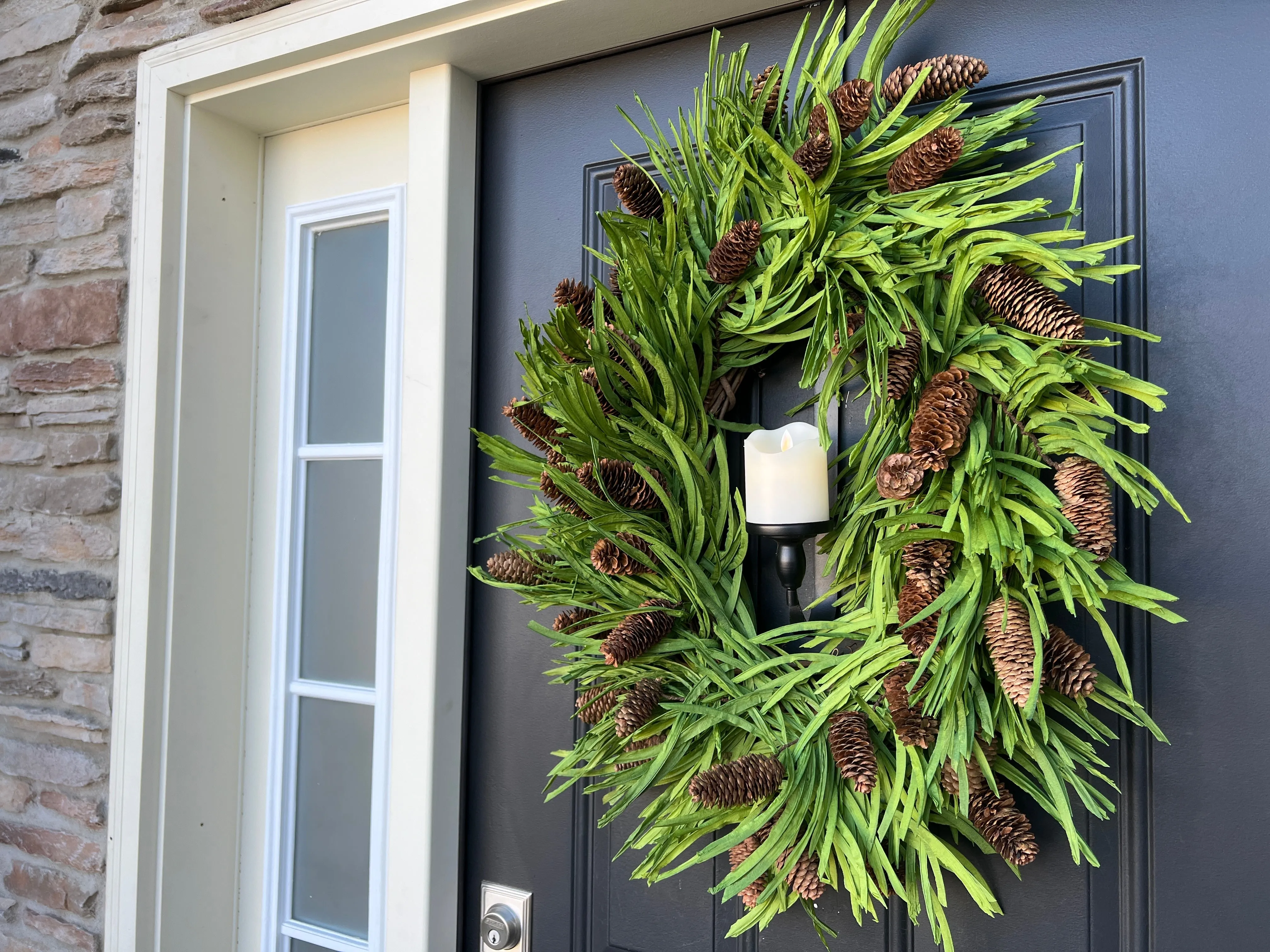 Tropical Christmas Wreath with Flickering Candle